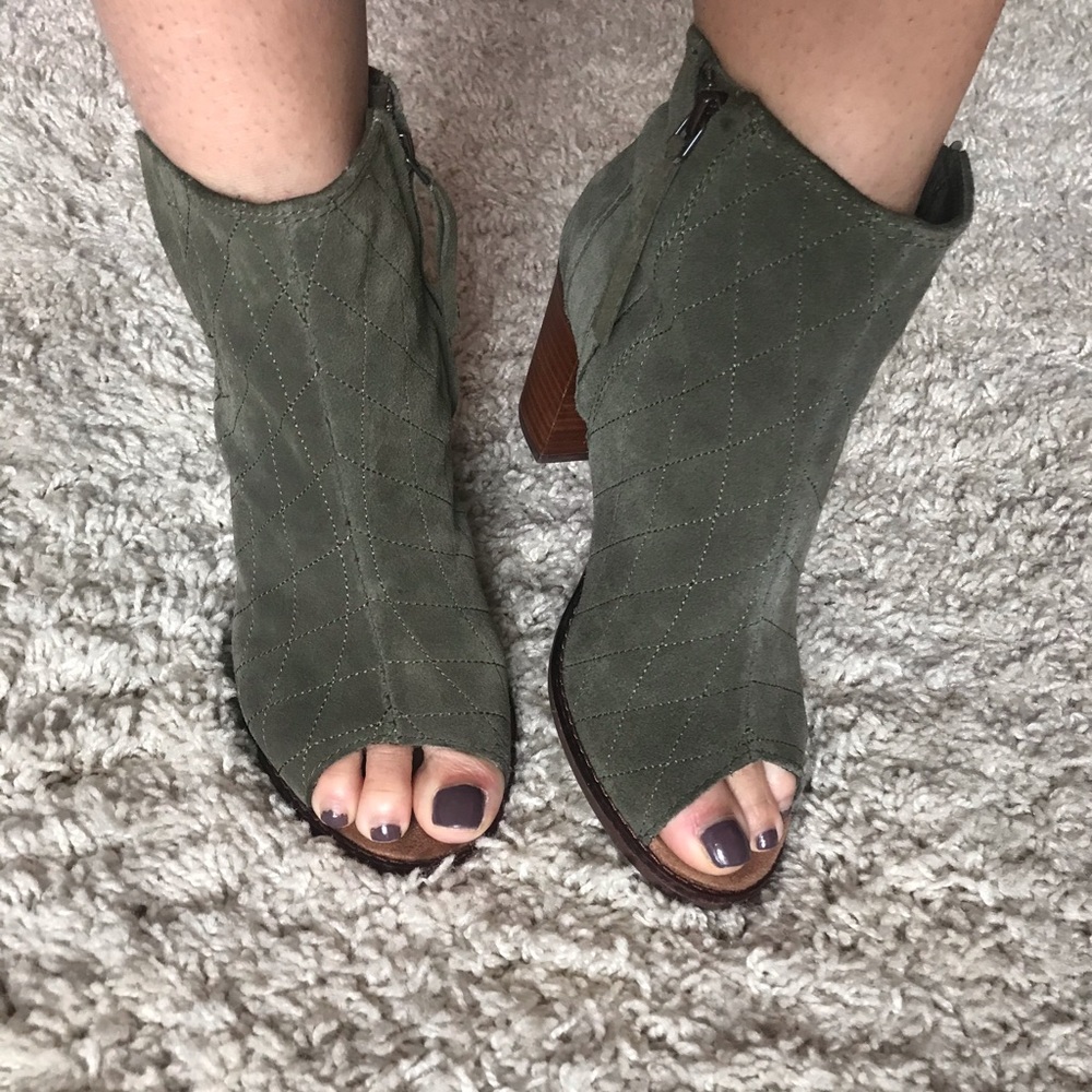 Tom’s Peep Toe Booties